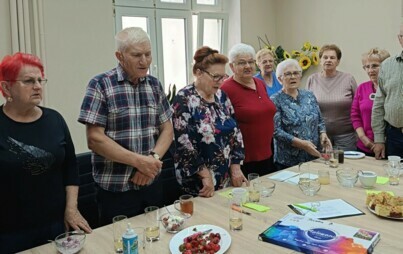 Zdjęcie do Seniorzy świętują urodziny w Klubie Senior+